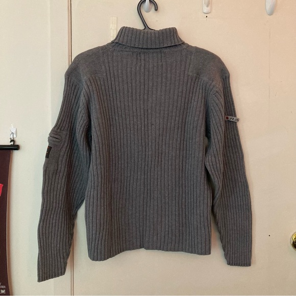 Point Zero grey ribbed long-sleeve turtleneck pullover sweater with cool detail - Picture 7 of 9